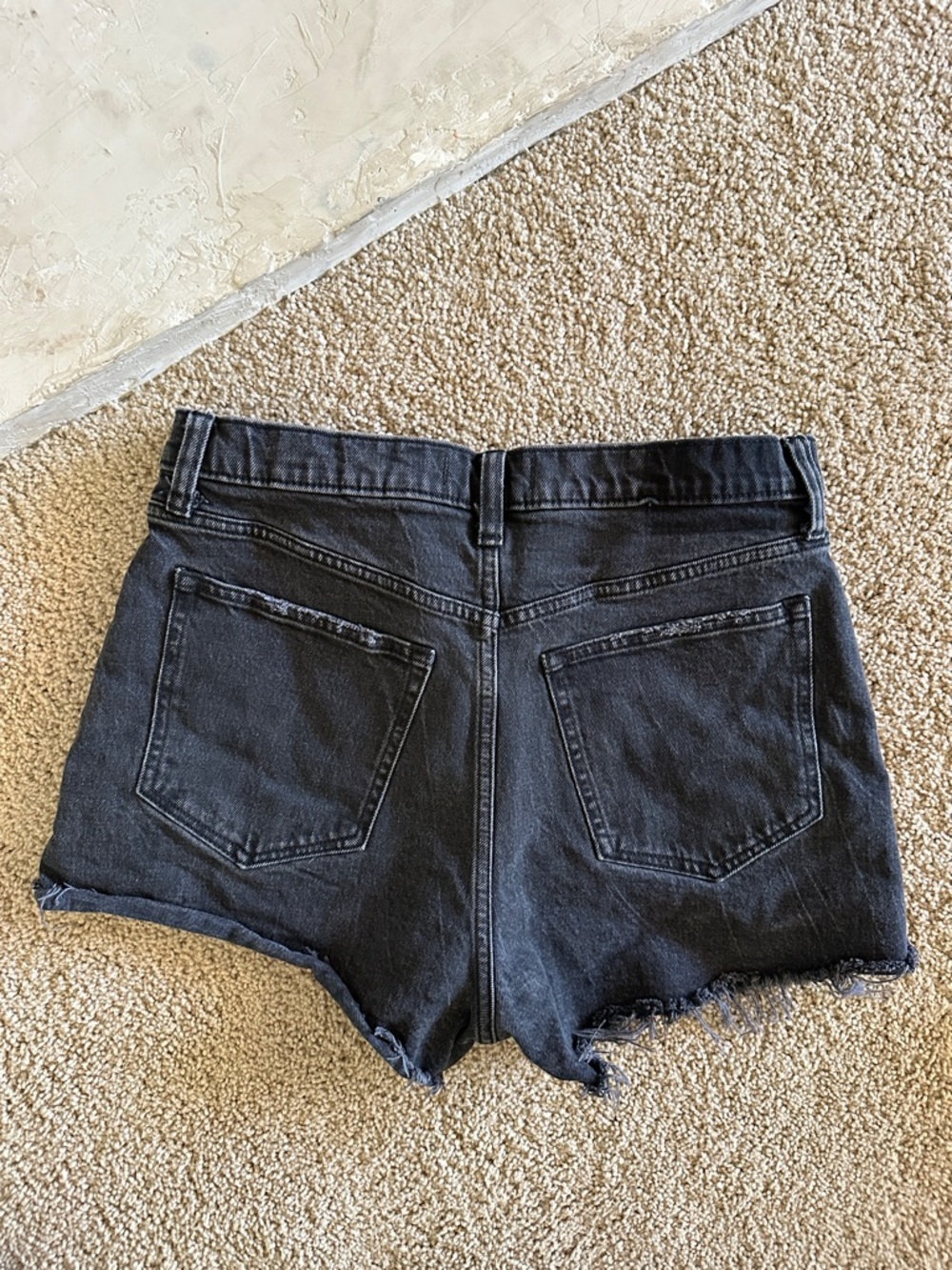 Abercrombie High-Rise Black Denim Cutoff Shorts - Picture 2 of 3